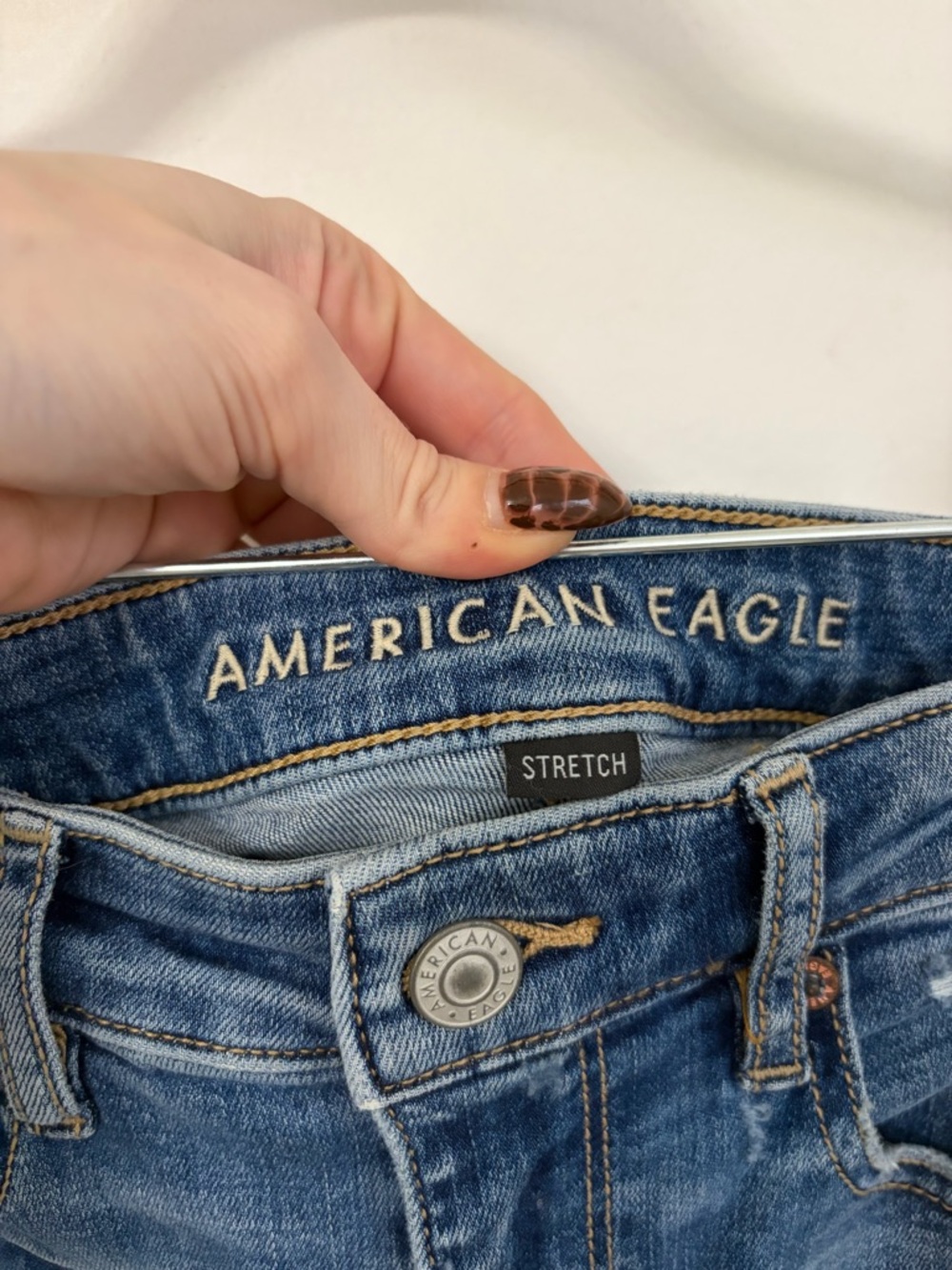 American Eagle Outfitters Blue Flare Jeans with Knee Rip - Picture 5 of 9